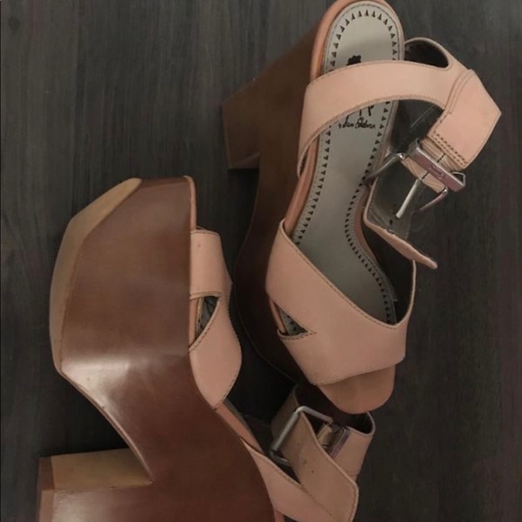 Shoes - Picture 4 of 4